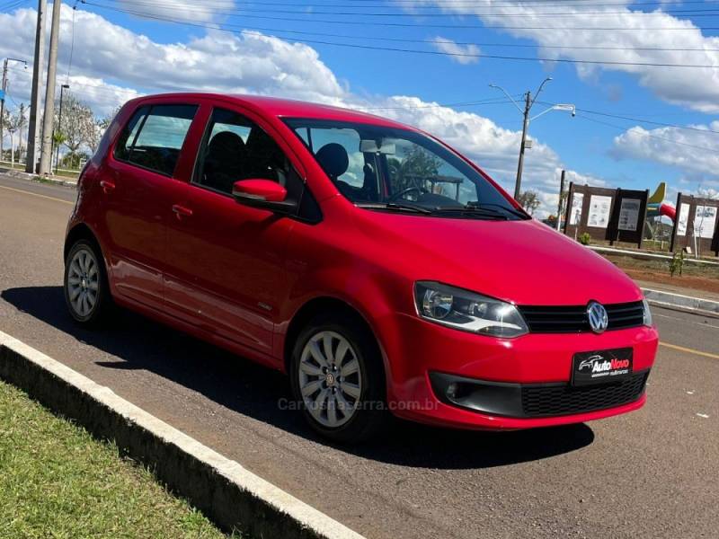 VOLKSWAGEN - FOX - 2011/2011 - Vermelha - R$ 28.990,00
