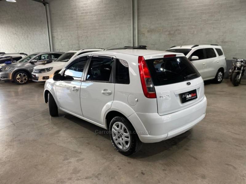 FORD - FIESTA - 2014/2014 - Branca - R$ 34.990,00