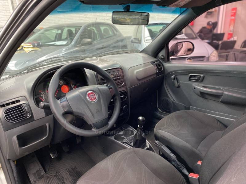 FIAT - STRADA - 2017/2018 - Branca - R$ 57.990,00