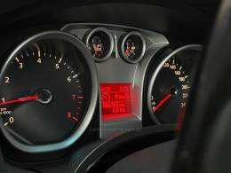 FORD - FOCUS - 2011/2012 - Preta - R$ 41.990,00