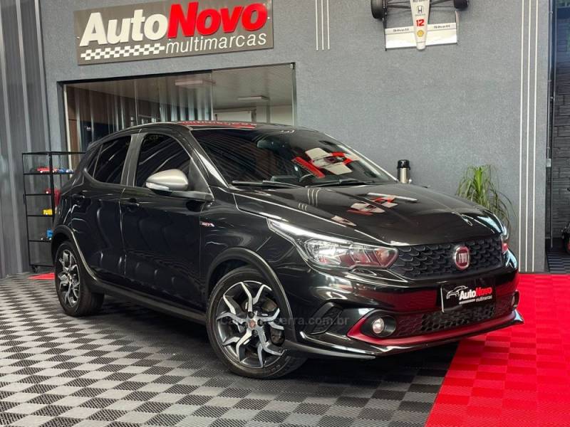 FIAT - ARGO - 2017/2018 - Preta - R$ 64.990,00