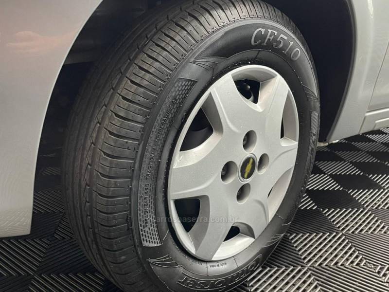 CHEVROLET - CELTA - 2012/2013 - Prata - R$ 38.990,00