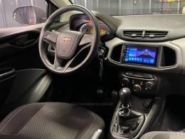 CHEVROLET - ONIX - 2018/2019 - Branca - R$ 55.990,00