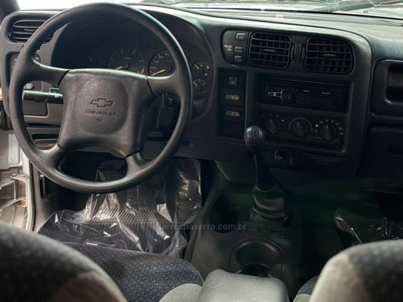 CHEVROLET - BLAZER - 2001/2001 - Prata - R$ 66.990,00