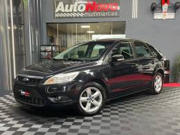 FORD - FOCUS - 2011/2012 - Preta - R$ 41.990,00
