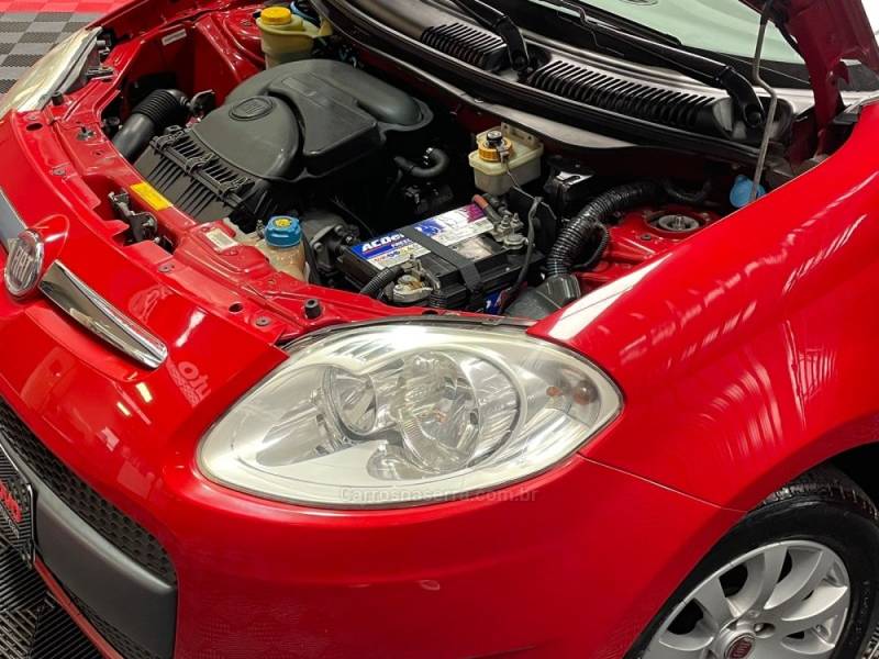 FIAT - PALIO - 2012/2013 - Vermelha - R$ 41.990,00