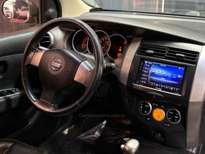 NISSAN - LIVINA - 2012/2012 - Verde - R$ 39.990,00