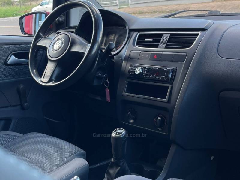 VOLKSWAGEN - FOX - 2011/2011 - Vermelha - R$ 28.990,00