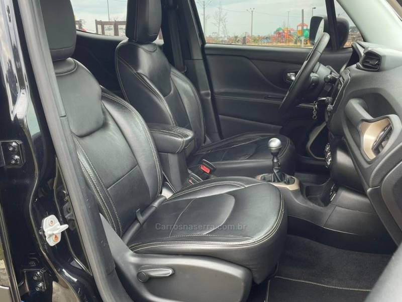 JEEP - RENEGADE - 2017/2017 - Preta - R$ 69.990,00