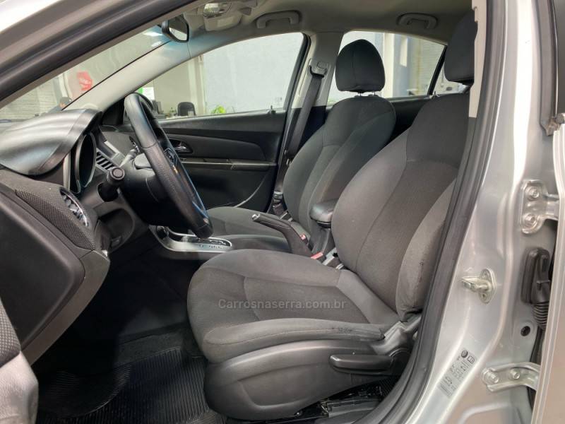 CHEVROLET - CRUZE - 2013/2013 - Prata - R$ 59.990,00