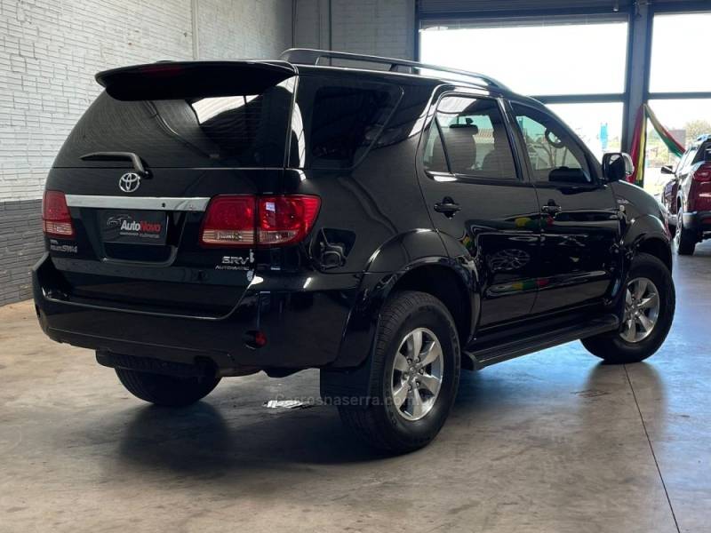 TOYOTA - HILUX SW4 - 2008/2008 - Preta - R$ 113.990,00