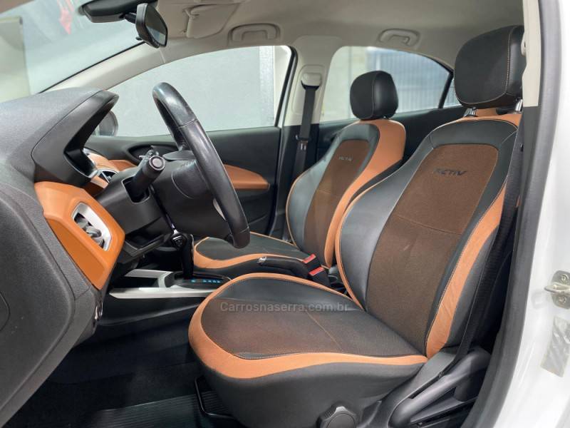 CHEVROLET - ONIX - 2018/2018 - Branca - R$ 69.990,00