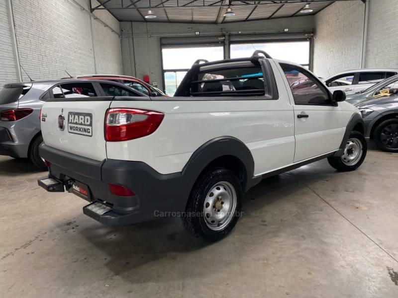 FIAT - STRADA - 2017/2018 - Branca - R$ 57.990,00