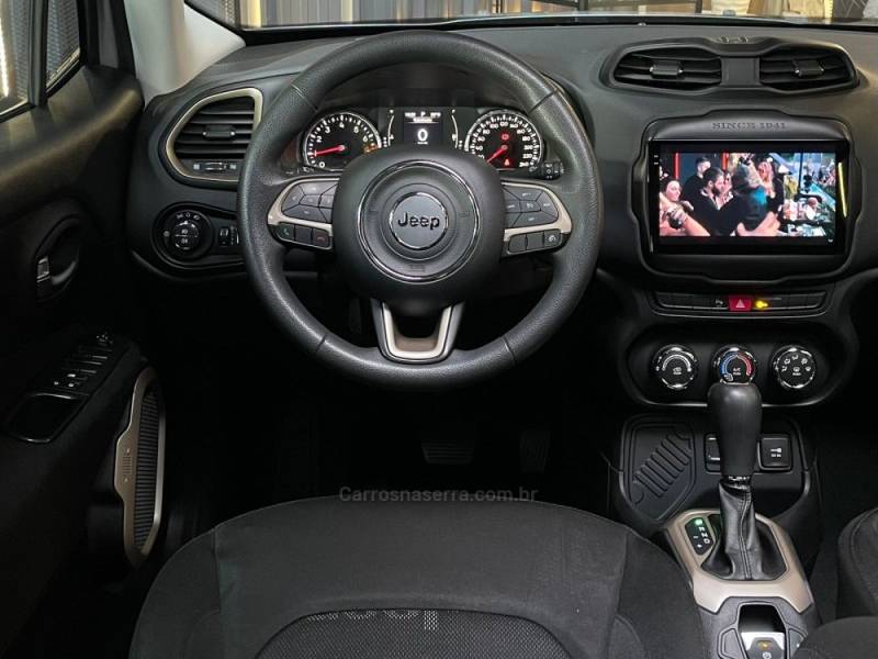 JEEP - RENEGADE - 2015/2016 - Prata - R$ 73.990,00