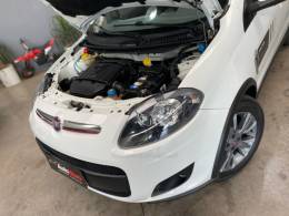 FIAT - PALIO - 2013/2014 - Branca - R$ 43.990,00
