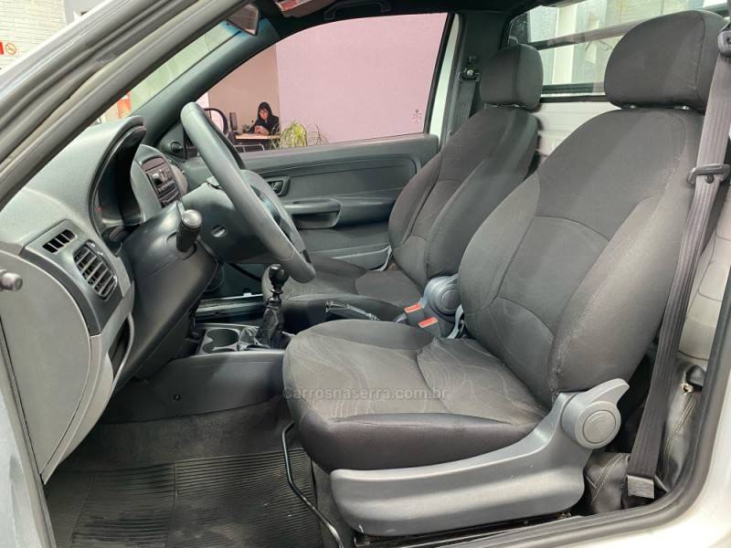 FIAT - STRADA - 2017/2018 - Branca - R$ 57.990,00