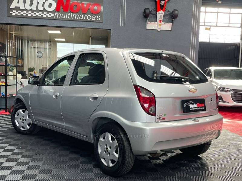CHEVROLET - CELTA - 2012/2013 - Prata - R$ 38.990,00