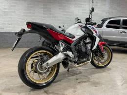 HONDA - CB 650 - 2015/2015 - Branca - R$ 42.990,00