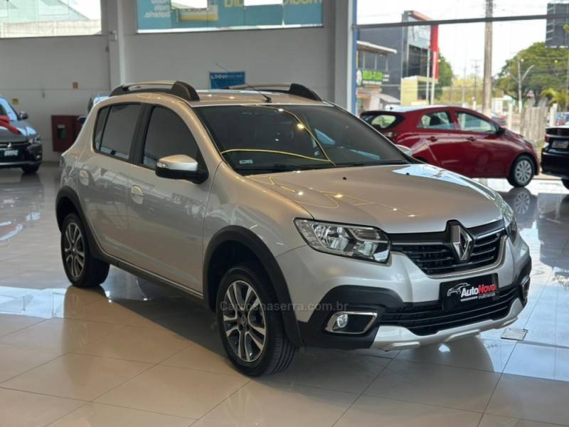 RENAULT - SANDERO - 2019/2020 - Prata - R$ 69.990,00