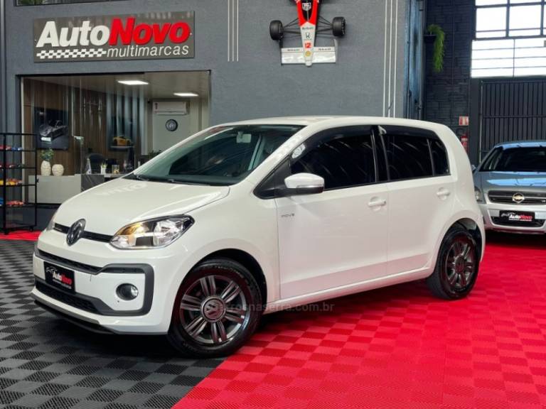 VOLKSWAGEN - UP - 2018/2019 - Branca - R$ 59.990,00