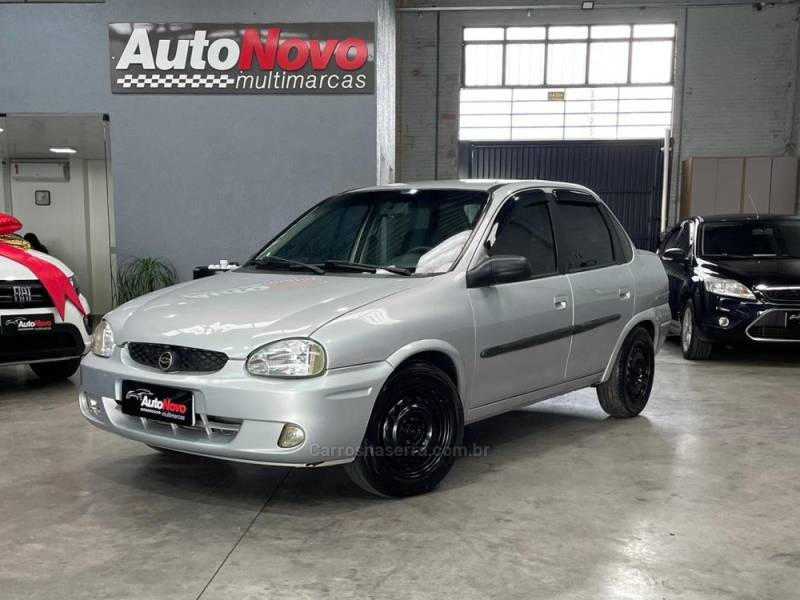 CHEVROLET - CORSA - 2004/2004 - Prata - R$ 17.990,00