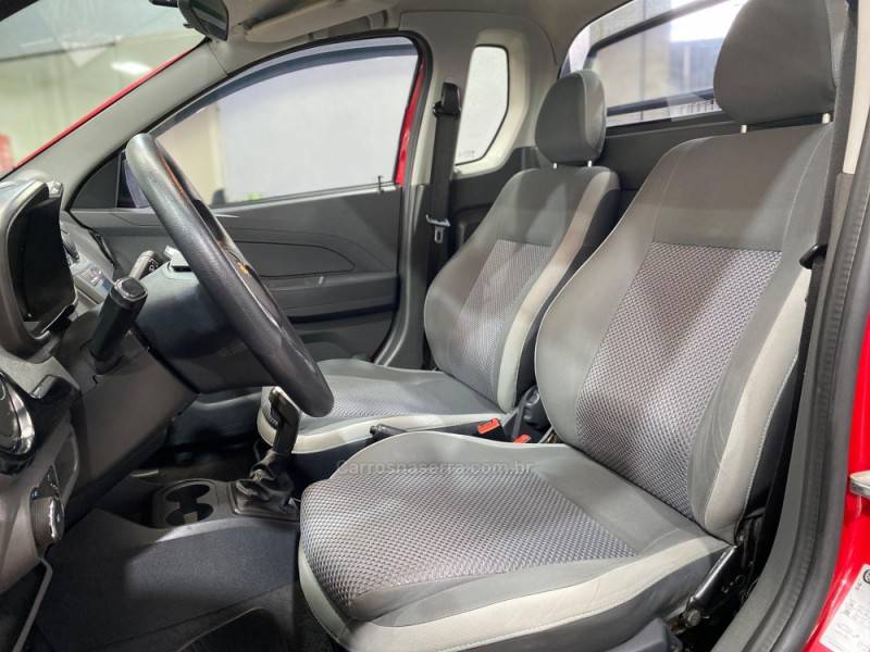 CHEVROLET - MONTANA - 2015/2015 - Vermelha - R$ 46.990,00