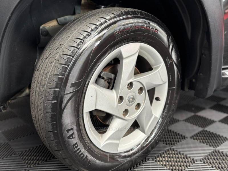 RENAULT - DUSTER - 2012/2013 - Preta - R$ 52.990,00