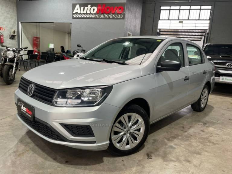 VOLKSWAGEN - VOYAGE - 2022/2023 - Prata - R$ 62.990,00