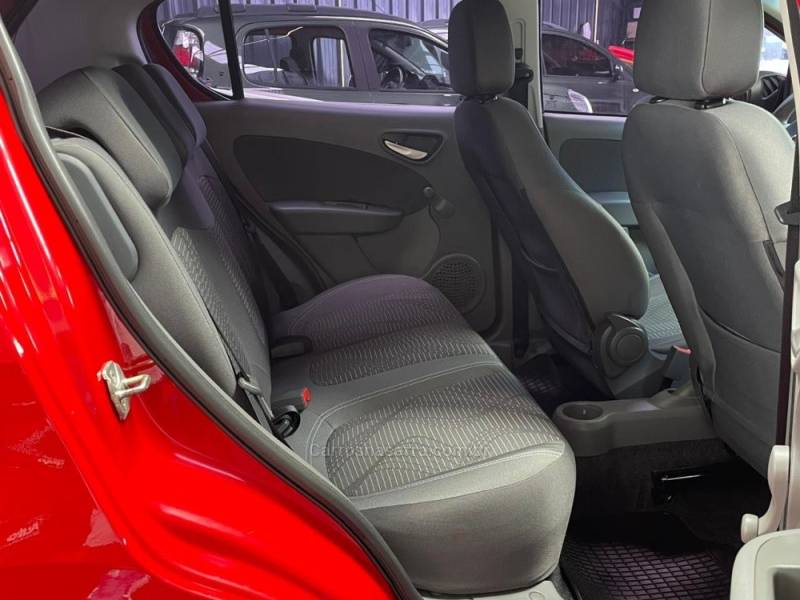 FIAT - PALIO - 2013/2013 - Vermelha - R$ 37.990,00