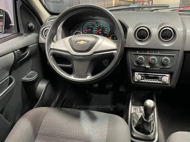 CHEVROLET - CELTA - 2012/2013 - Prata - R$ 38.990,00