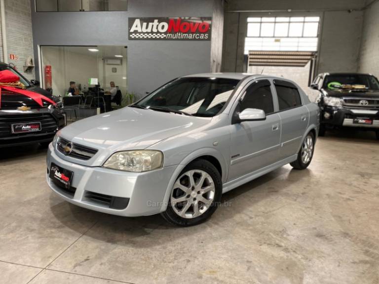 CHEVROLET - ASTRA - 2008/2009 - Prata - R$ 36.990,00