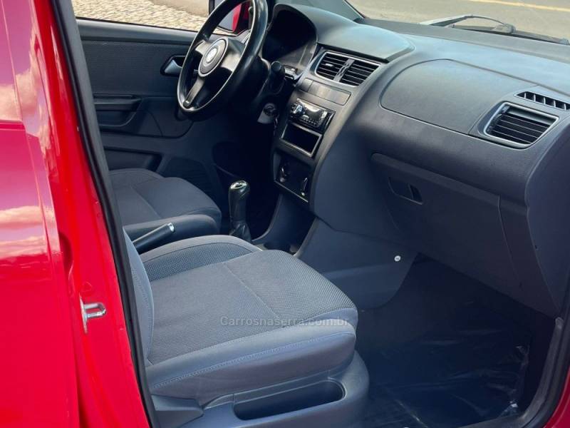 VOLKSWAGEN - FOX - 2011/2011 - Vermelha - R$ 28.990,00