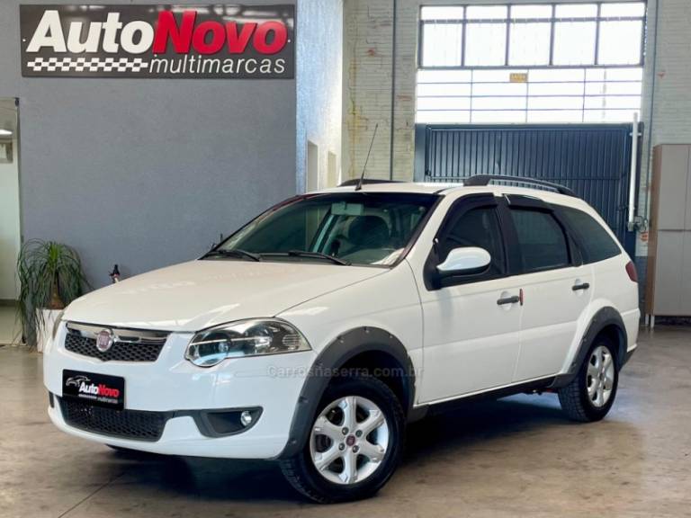 FIAT - PALIO - 2013/2014 - Branca - R$ 36.990,00