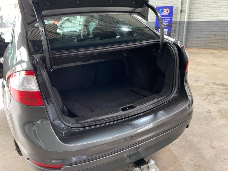 FORD - FIESTA - 2015/2015 - Cinza - R$ 45.990,00