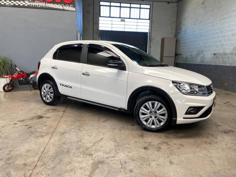 VOLKSWAGEN - GOL - 2017/2018 - Branca - R$ 47.990,00