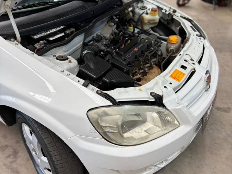 CHEVROLET - CELTA - 2006/2007 - Branca - R$ 18.490,00