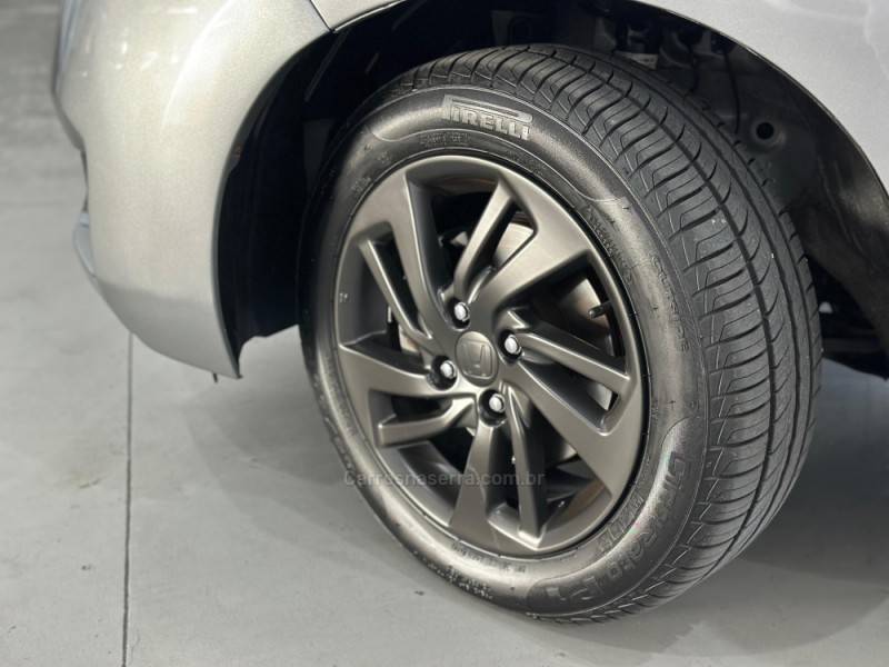 HONDA - FIT - 2015/2015 - Cinza - R$ 67.990,00