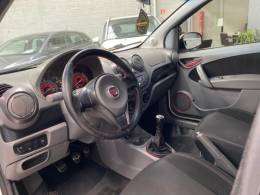 FIAT - PALIO - 2013/2014 - Branca - R$ 43.990,00