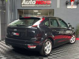FORD - FOCUS - 2011/2012 - Preta - R$ 41.990,00