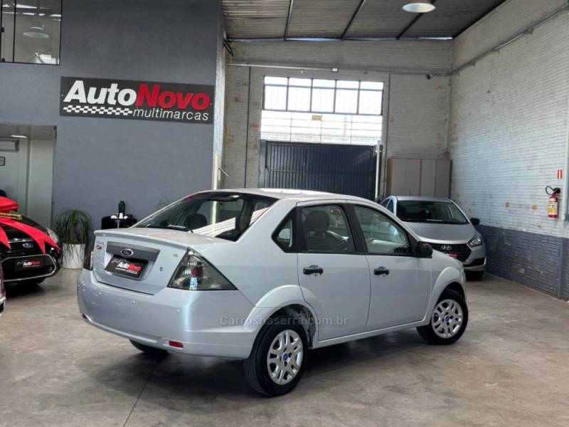 FORD - FIESTA - 2011/2011 - Prata - R$ 39.990,00