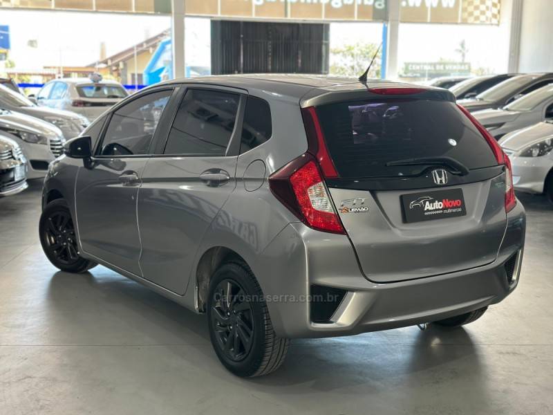 HONDA - FIT - 2015/2015 - Cinza - R$ 67.990,00