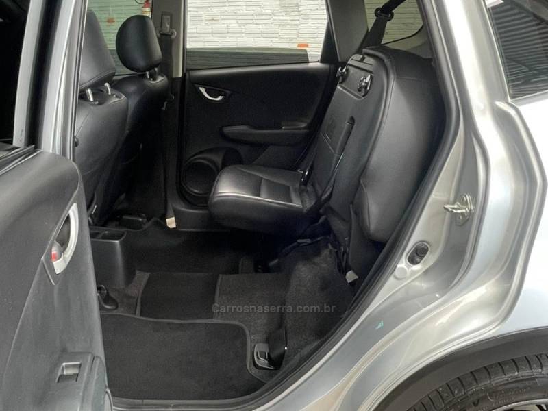 HONDA - FIT - 2013/2014 - Prata - R$ 59.990,00