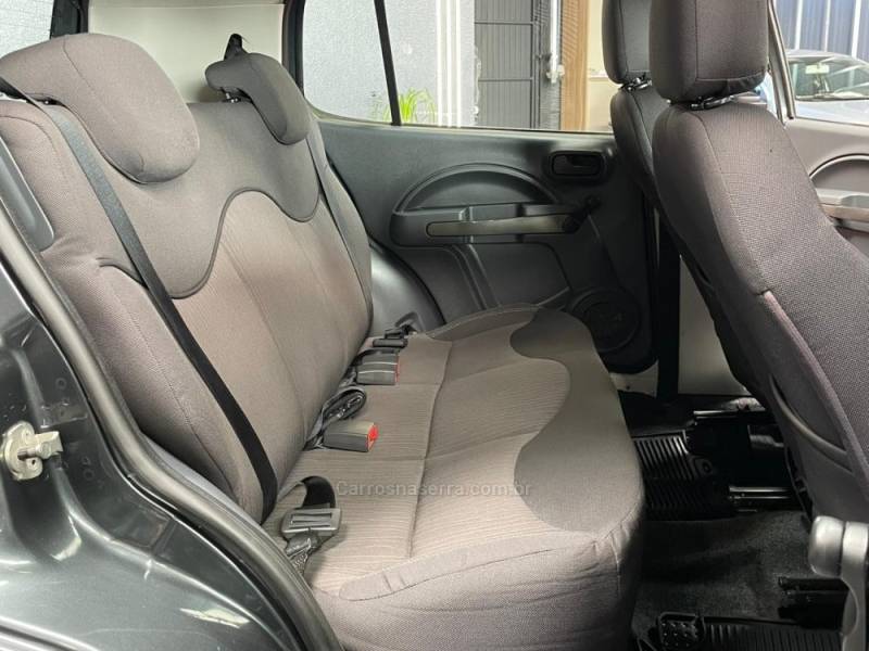 FIAT - UNO - 2014/2014 - Cinza - R$ 36.990,00