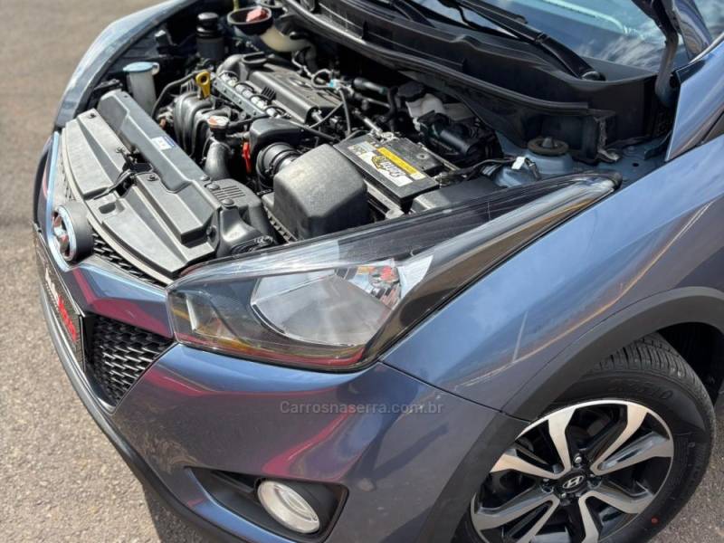 HYUNDAI - HB20X - 2015/2015 - Azul - R$ 59.990,00