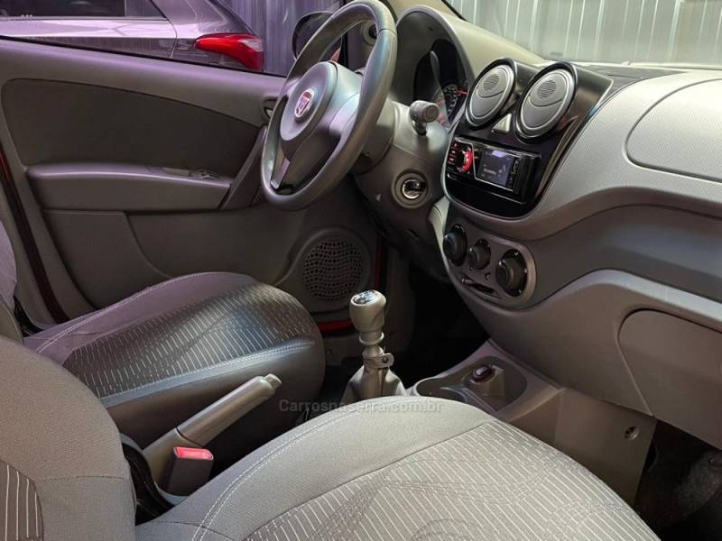 FIAT - PALIO - 2013/2013 - Vermelha - R$ 37.990,00