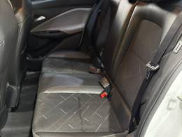 CHEVROLET - ONIX - 2019/2020 - Branca - R$ 69.990,00