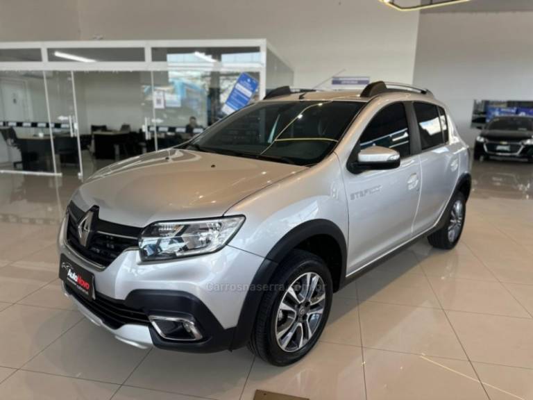 RENAULT - SANDERO - 2019/2020 - Prata - R$ 69.990,00