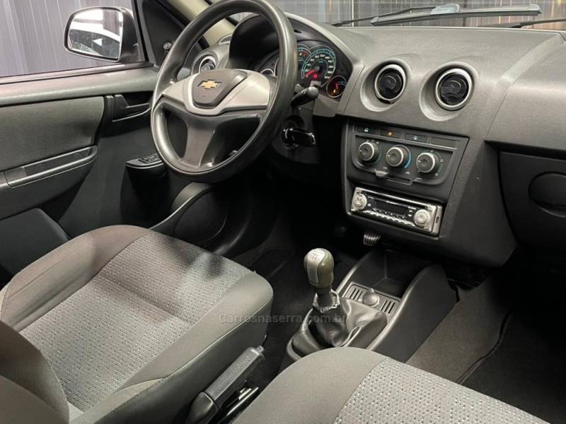 CHEVROLET - CELTA - 2012/2013 - Prata - R$ 38.990,00