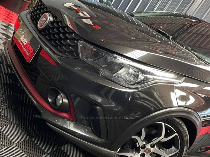 FIAT - ARGO - 2017/2018 - Preta - R$ 64.990,00