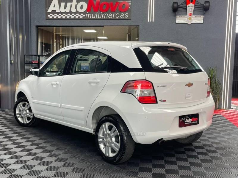 CHEVROLET - AGILE - 2010/2011 - Branca - R$ 38.990,00